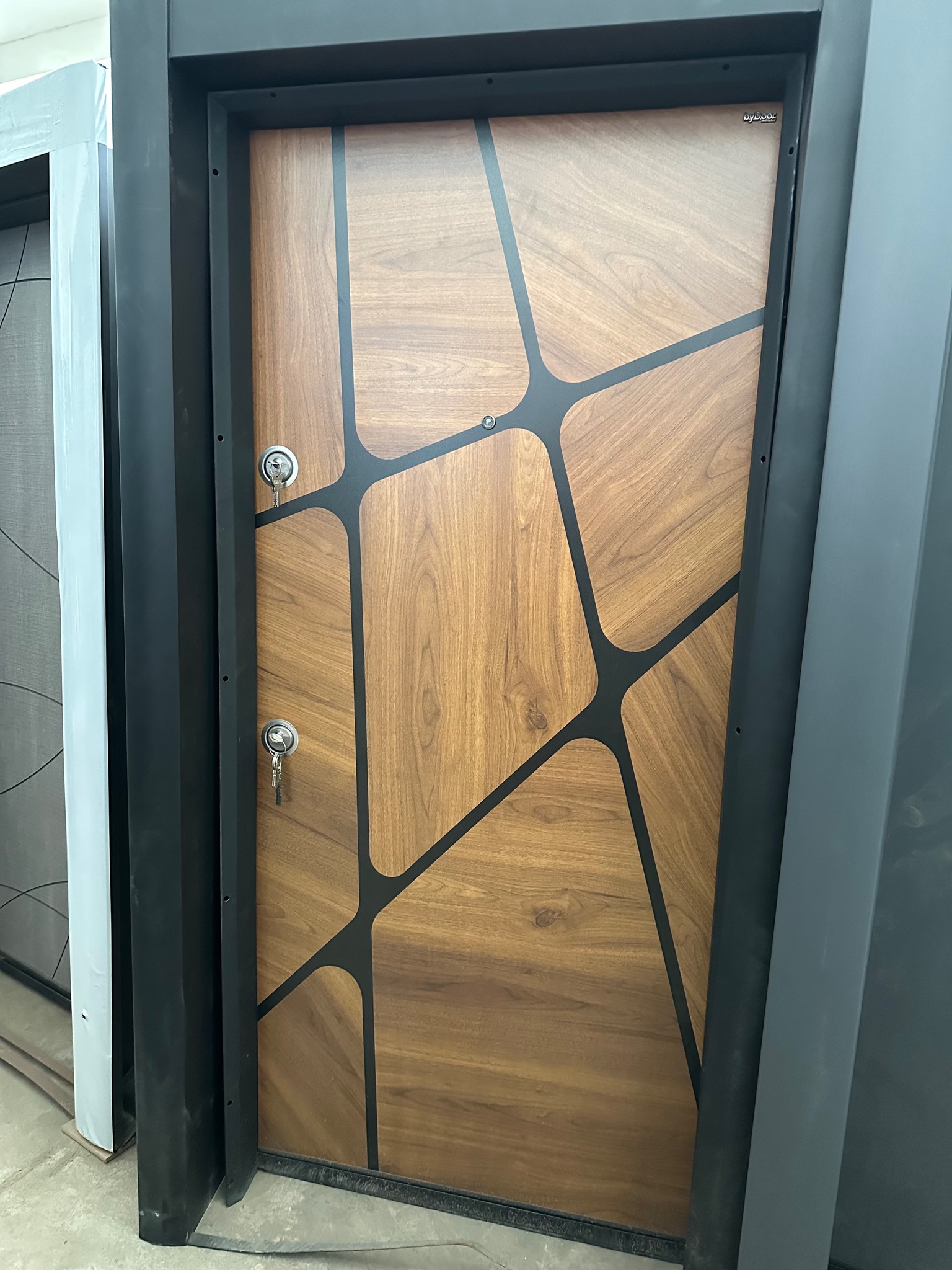 UV 103 Орех