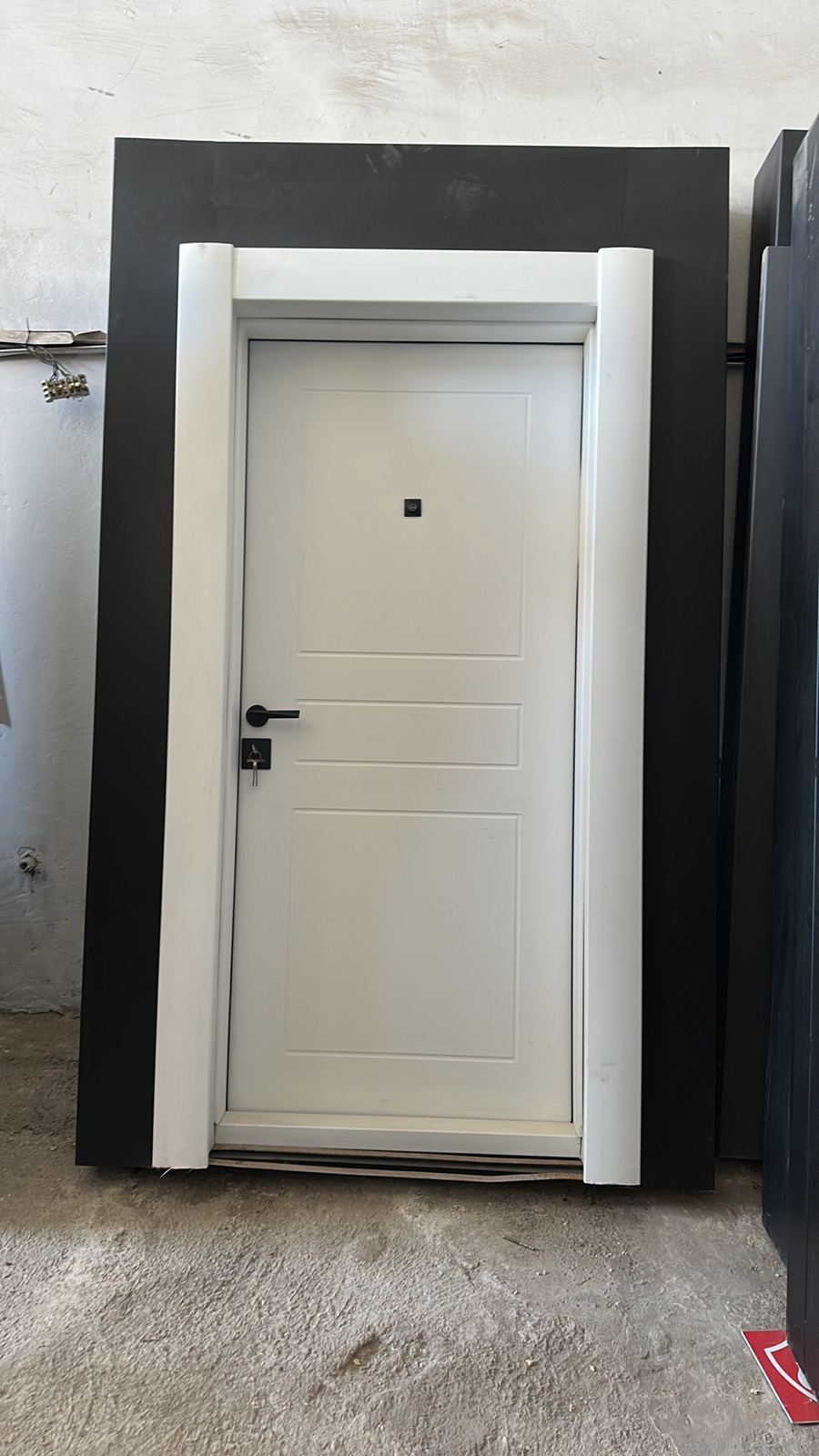 Shinedoor 06 Бяла