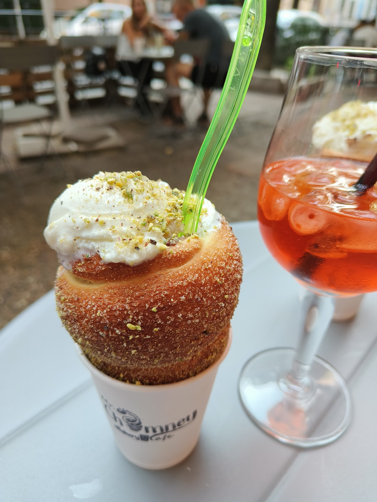 Mr. Chimney Bakery & Café ( козуначени коминчета )