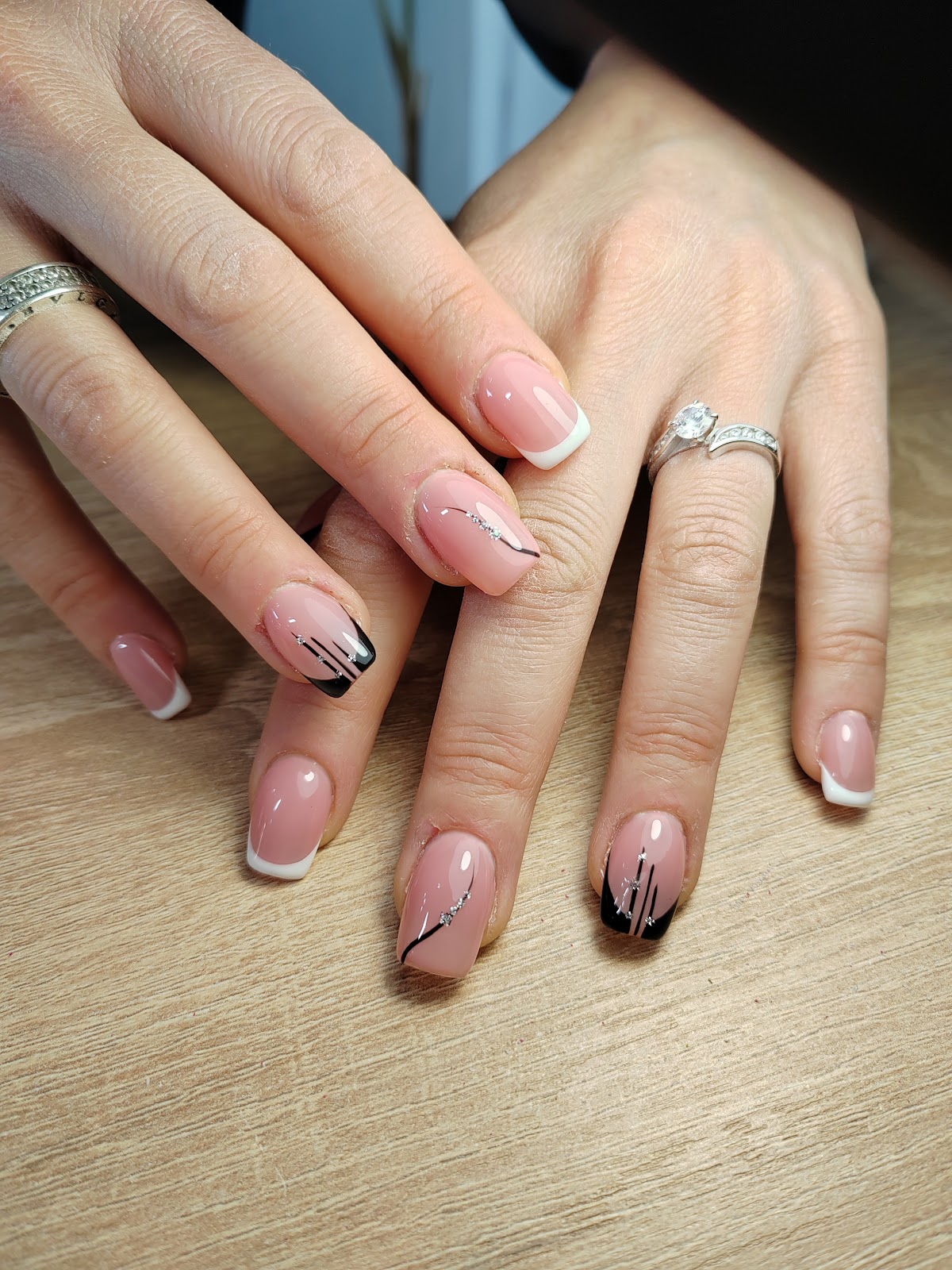 Sneji Nails