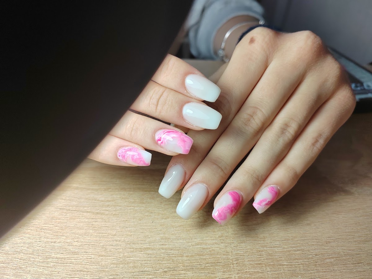 Sneji Nails