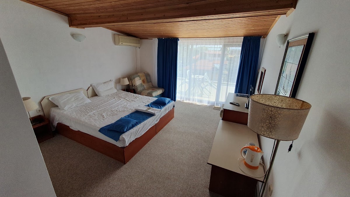 MIRANA Family Hotel
