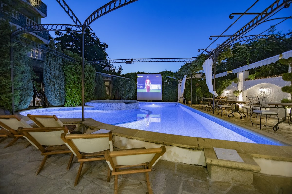 Boryana Hotel