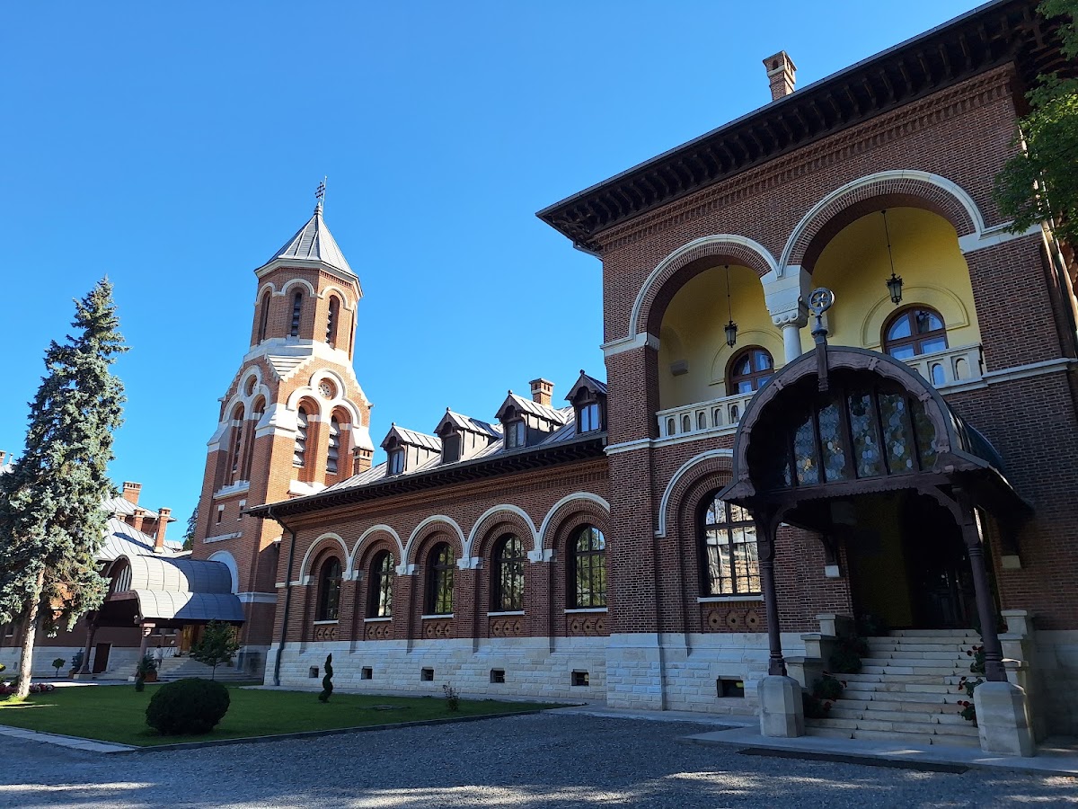 Нирамар Травел