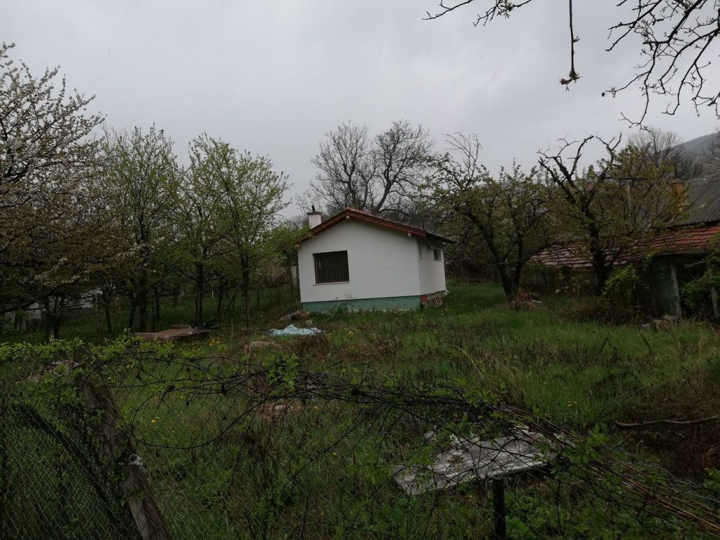 Къща дава под наем Пловдив област с.Гълъбово