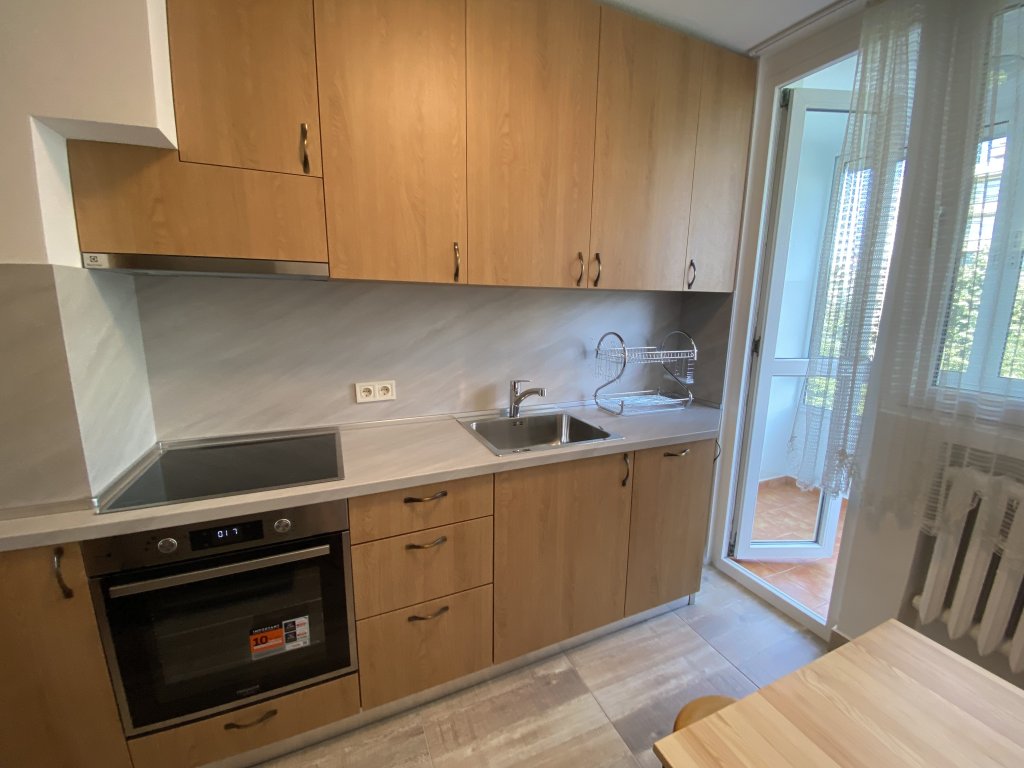 Three Room Apartment for rent Sofia Hipodruma