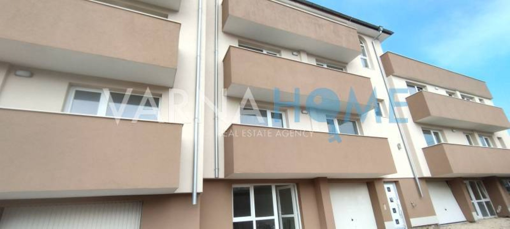Üç Artı Bir Daire satılık Varna oblast Gr. Aksakovo