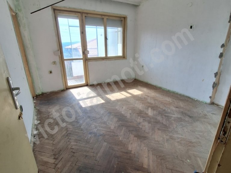 Тристаен апартамент за продажба Велико Търново Център - Photo 5