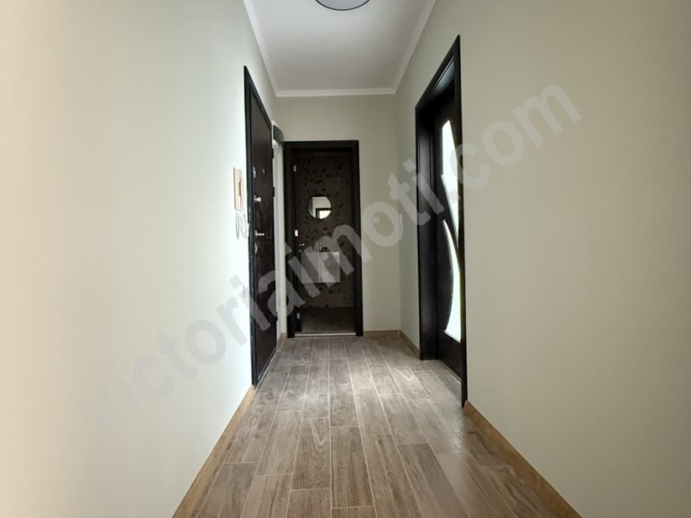Тристаен апартамент за продажба Велико Търново Зона Б - Photo 3