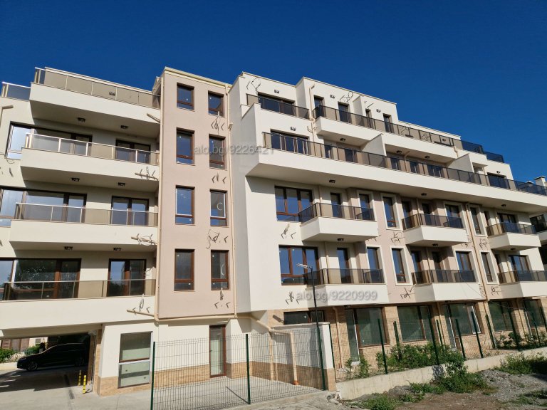 Тристаен апартамент за продажба Бургас Сарафово