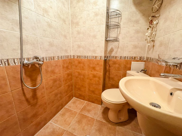 Двустаен апартамент за продажба Русе Център - Photo 6