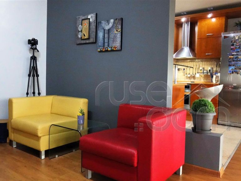 Тристаен апартамент за продажба Русе Възраждане - Photo 3