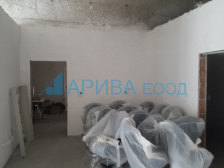 Помещение дава под наем Хасково Тракийски - Photo 4