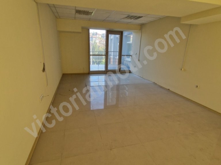 Офис за продажба Велико Търново Център - Photo 2
