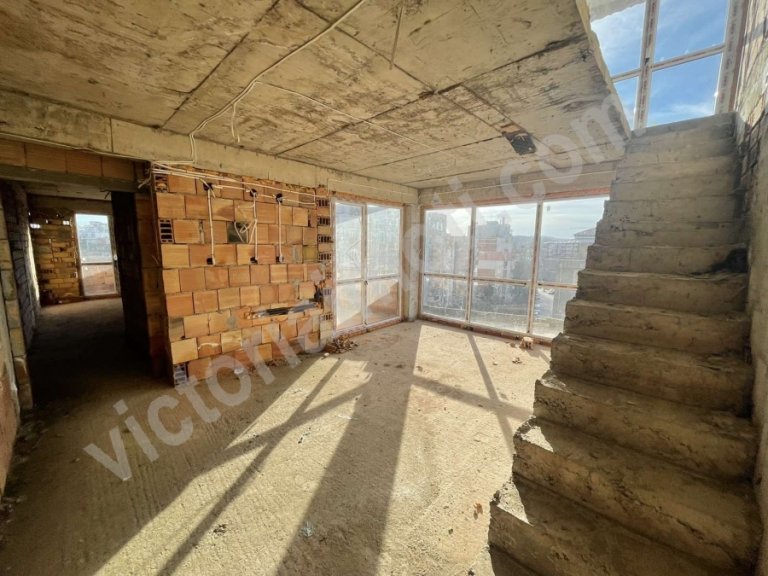 Тристаен апартамент за продажба Велико Търново Бузлуджа - Photo 2
