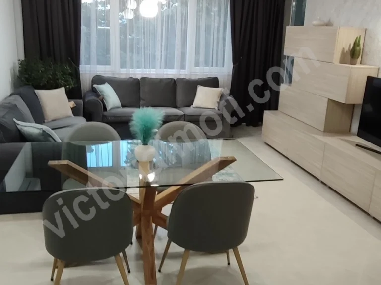 Тристаен апартамент за продажба Велико Търново Акация