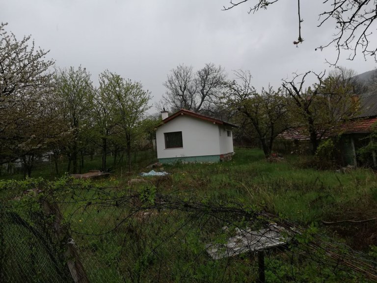 Къща дава под наем Пловдив област с.Гълъбово