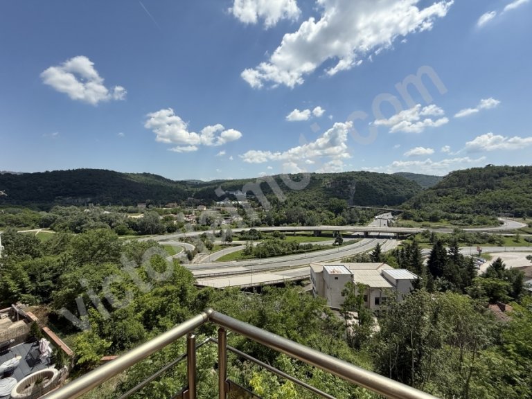 Тристаен апартамент за продажба Велико Търново Център - Photo 3
