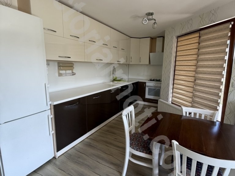Тристаен апартамент за продажба Велико Търново Център - Photo 9