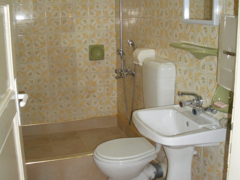 Тристаен апартамент дава под наем София Център - Photo 7