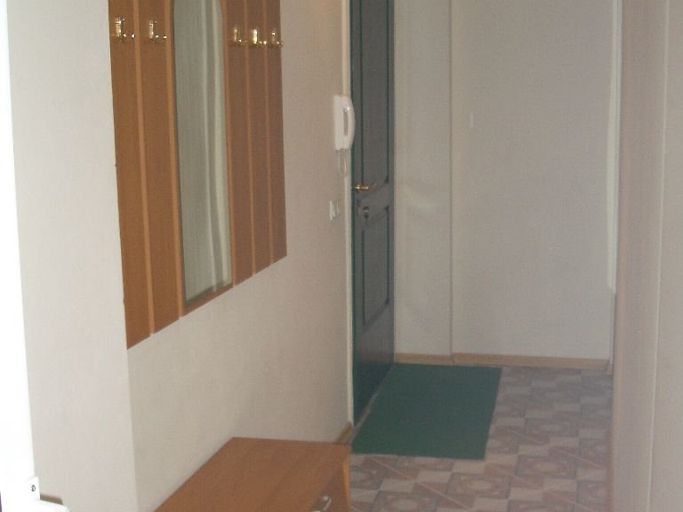 Тристаен апартамент дава под наем София Център - Photo 9