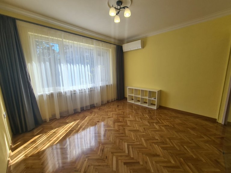 Three Room Apartment for rent Sofia Tsentar - Photo 3