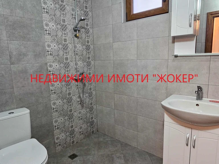 Тристаен апартамент дава под наем Велико Търново област гр.Килифарево