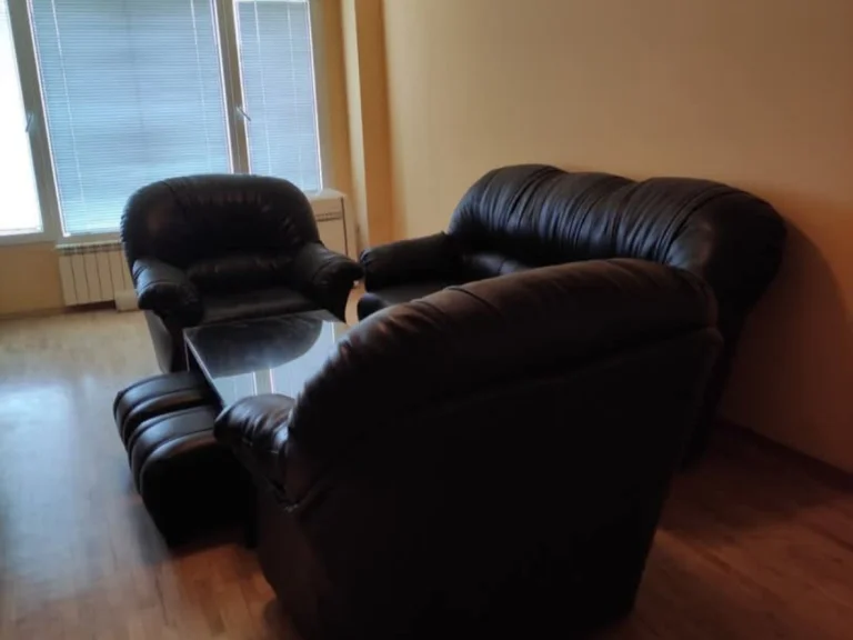 Тристаен апартамент дава под наем София Дианабад