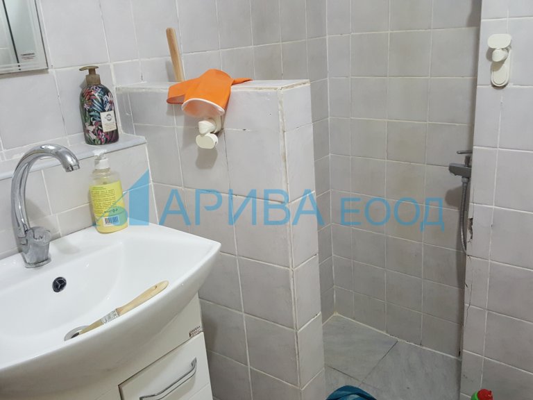 Тристаен апартамент дава под наем Хасково Бадема - Photo 6