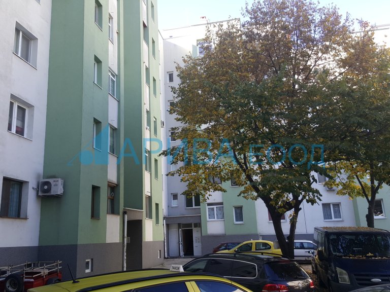 Тристаен апартамент дава под наем Хасково Бадема - Photo 10