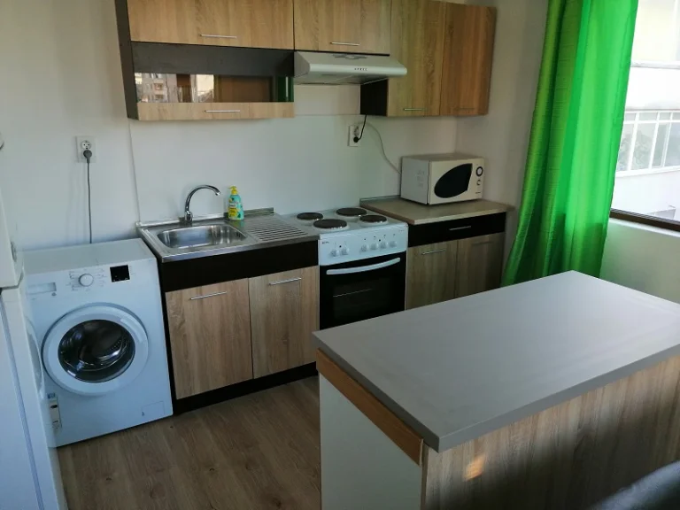 Многостаен апартамент дава под наем Варна Колхозен Пазар