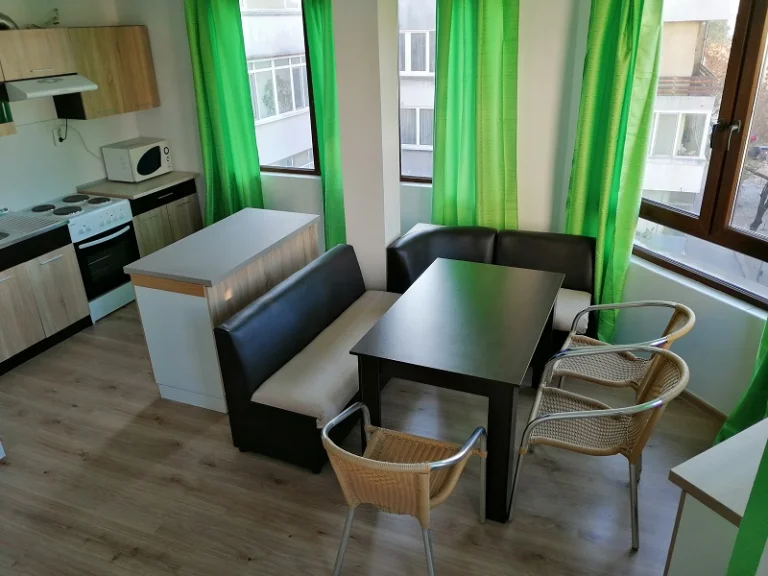 Многостаен апартамент дава под наем Варна Колхозен Пазар