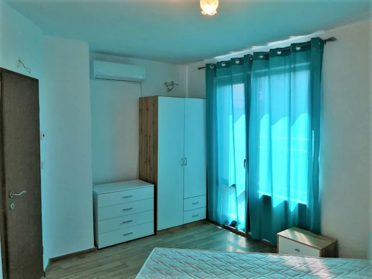 Многостаен апартамент дава под наем Варна Колхозен Пазар