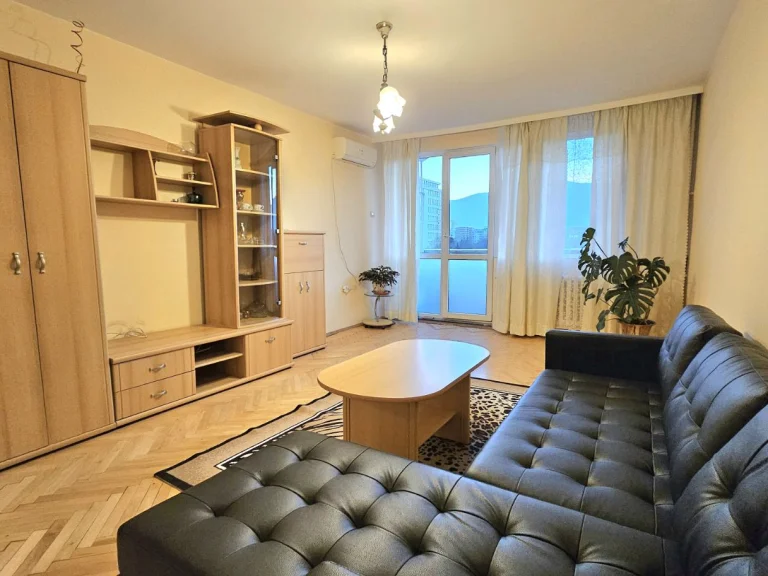 Двустаен апартамент дава под наем София Младост 1