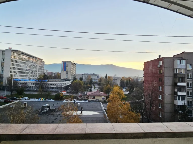 Двустаен апартамент дава под наем София Младост 1