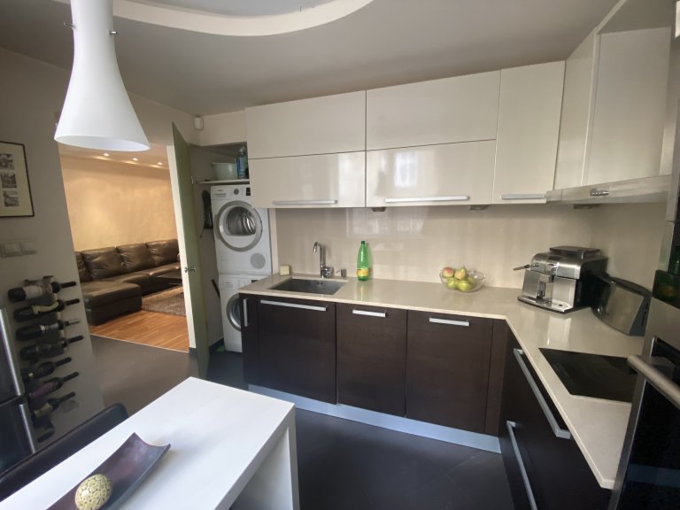 Тристаен апартамент дава под наем София Център - Photo 3