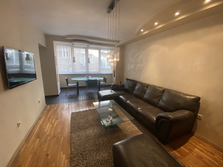 Тристаен апартамент дава под наем София Център - Photo 4