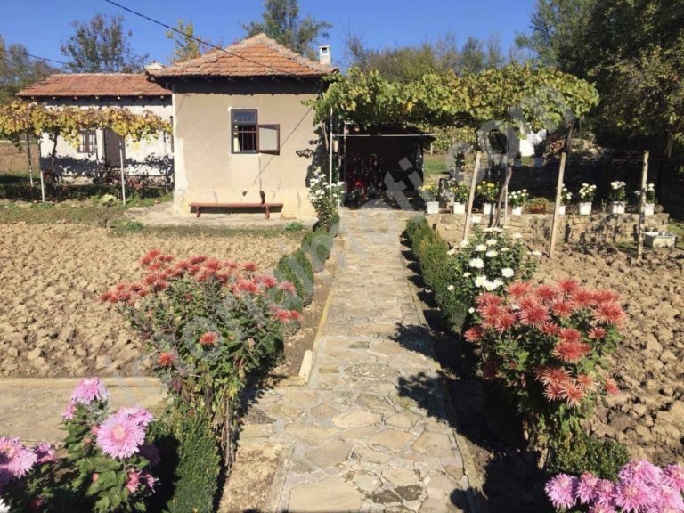 Къща за продажба Велико Търново област с.Церова Кория