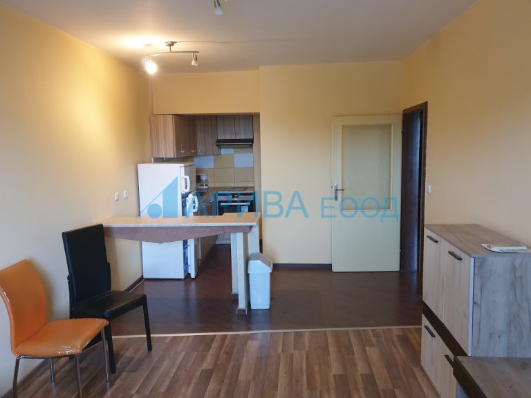 Двустаен апартамент дава под наем Хасково Център