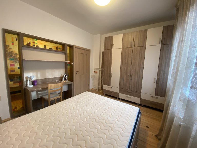 Тристаен апартамент дава под наем София Център - Photo 7