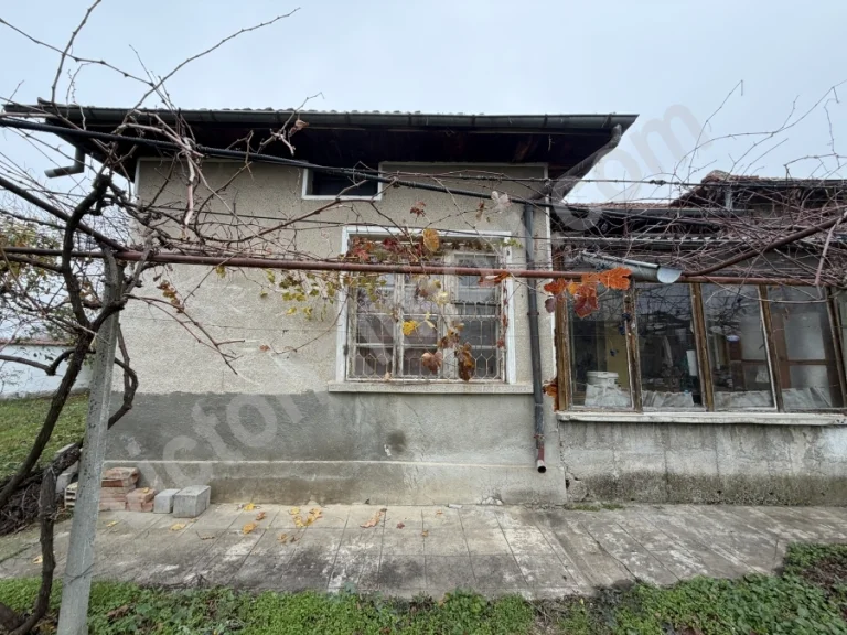 Къща за продажба Велико Търново област с.Първомайци