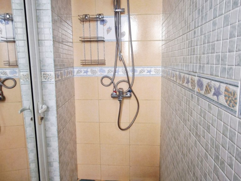 Тристаен апартамент дава под наем София Център - Photo 15