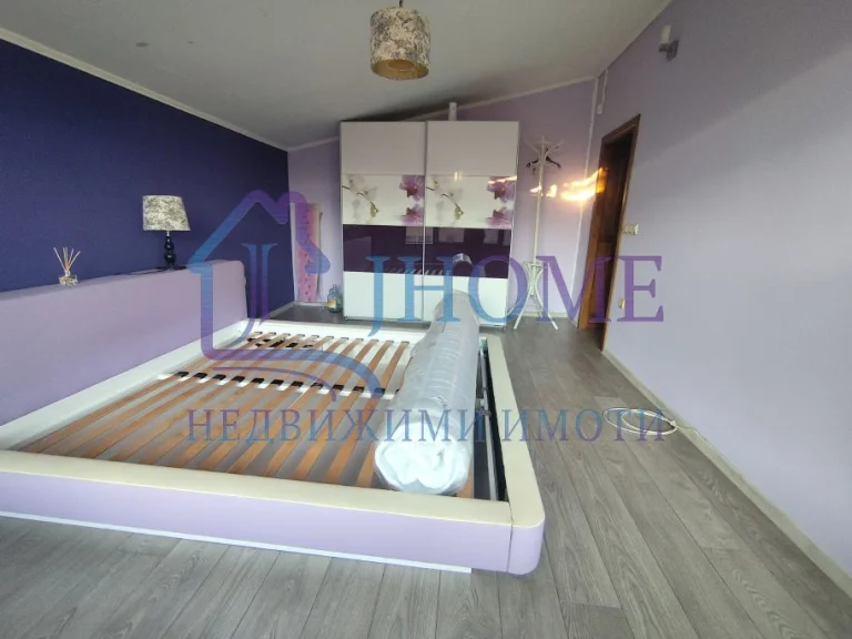 Четиристаен апартамент дава под наем Варна Погребите