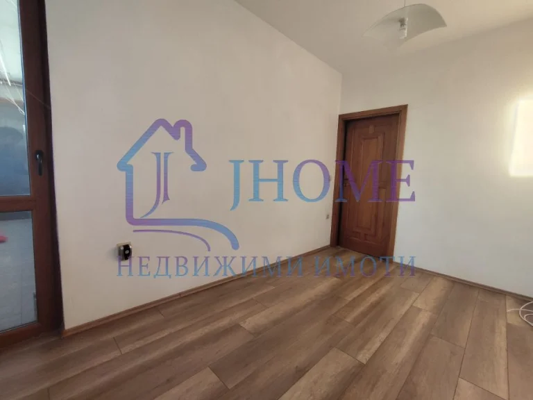 Четиристаен апартамент дава под наем Варна Погребите