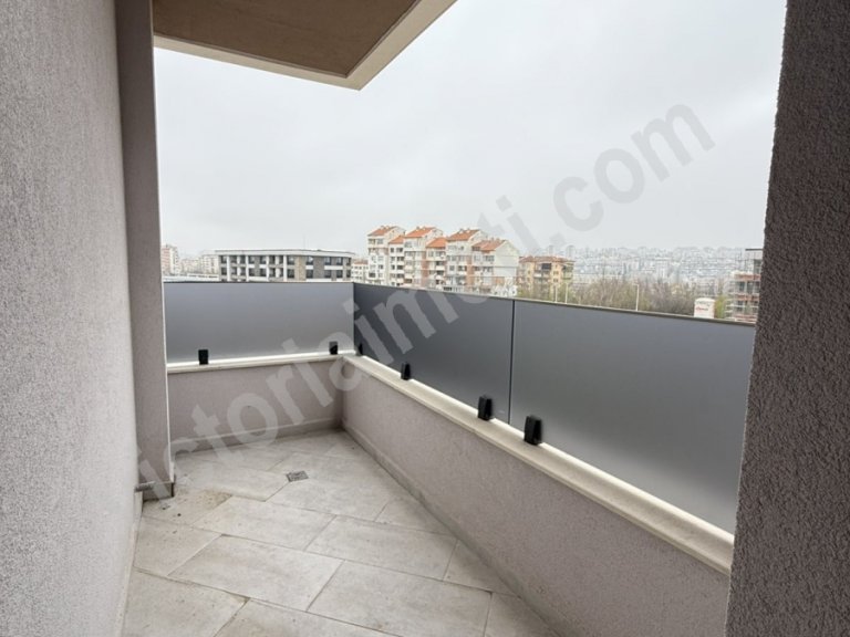 Тристаен апартамент за продажба Велико Търново Зона Б