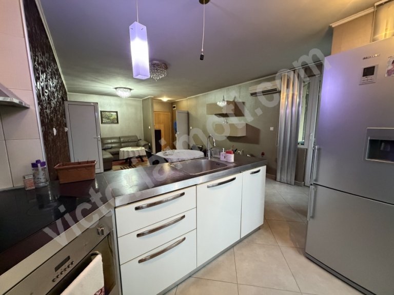 Тристаен апартамент за продажба Велико Търново бул. България - Photo 7