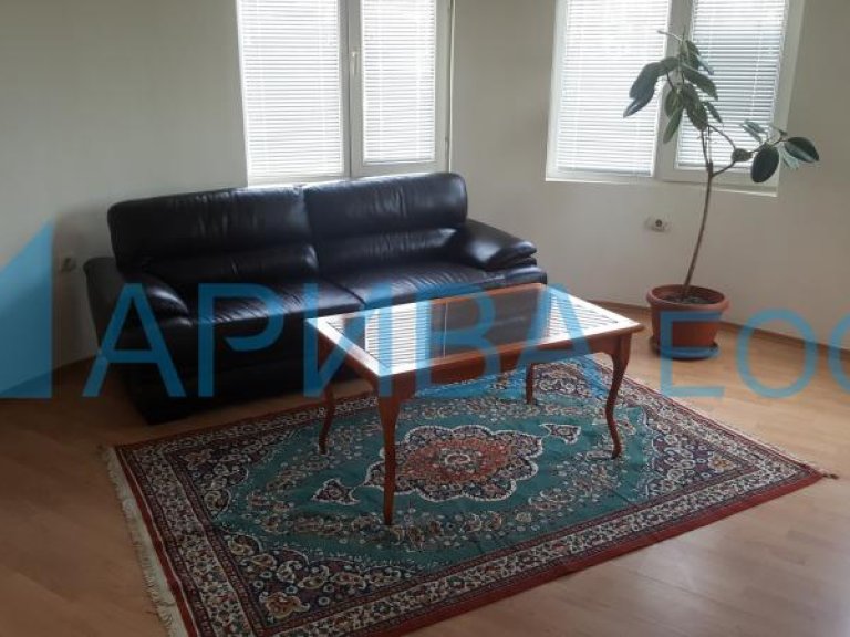 Тристаен апартамент дава под наем Хасково Любен Каравелов - Photo 2