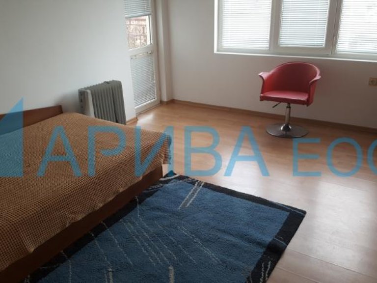 Тристаен апартамент дава под наем Хасково Любен Каравелов - Photo 9