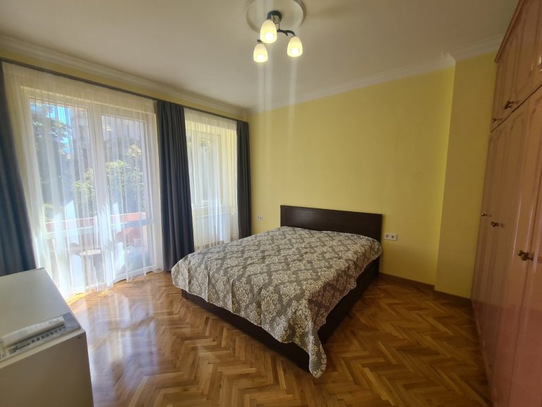 Тристаен апартамент дава под наем София Център - Photo 7