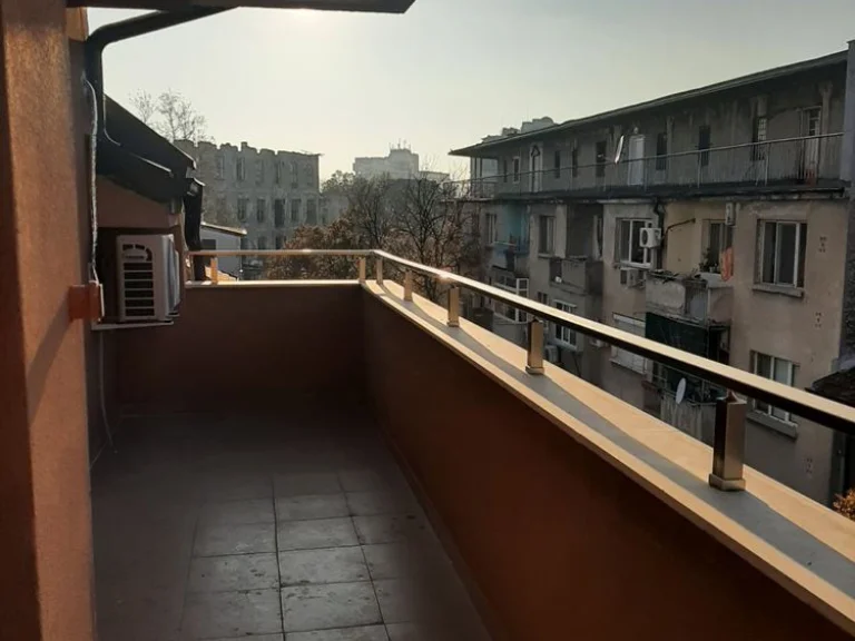 Двустаен апартамент дава под наем Пловдив Център